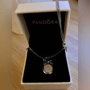 ✨Pandora signature and bow necklace✨